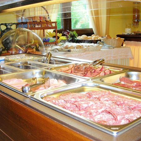 לאזיסה Hotel Smeraldo מראה חיצוני תמונה