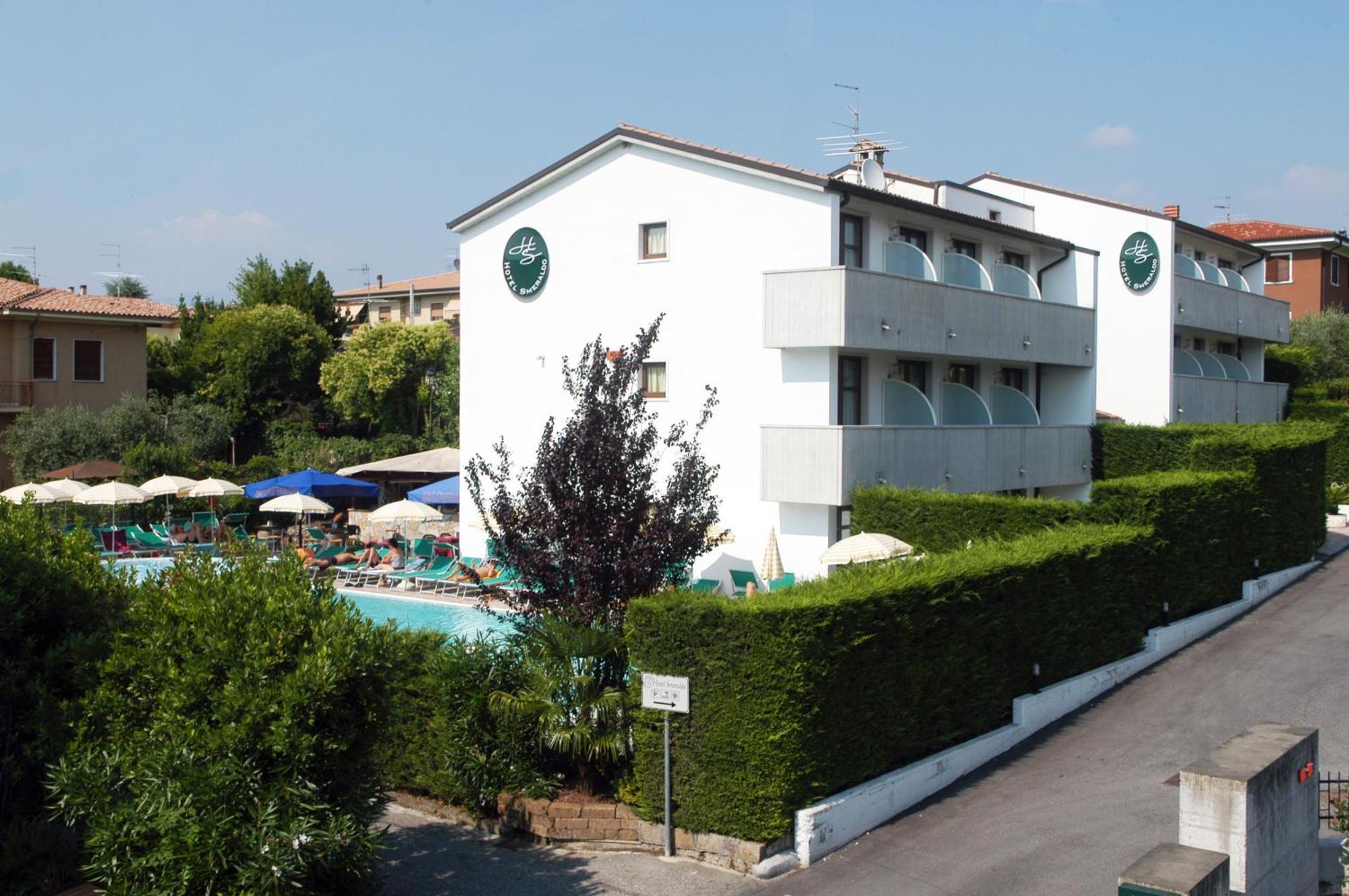 לאזיסה Hotel Smeraldo מראה חיצוני תמונה