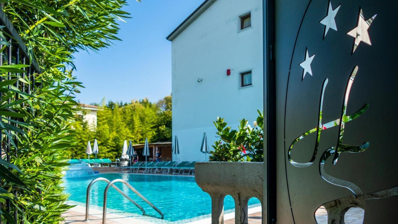 לאזיסה Hotel Smeraldo מראה חיצוני תמונה
