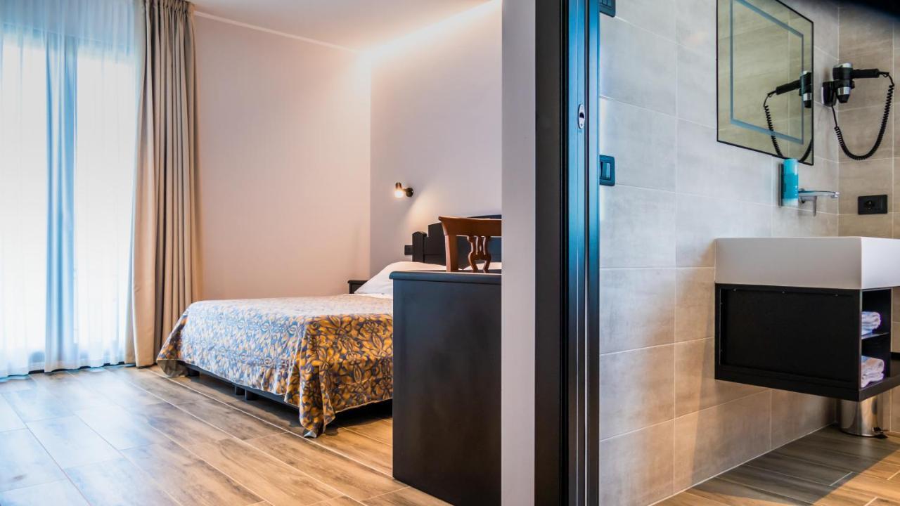 לאזיסה Hotel Smeraldo מראה חיצוני תמונה