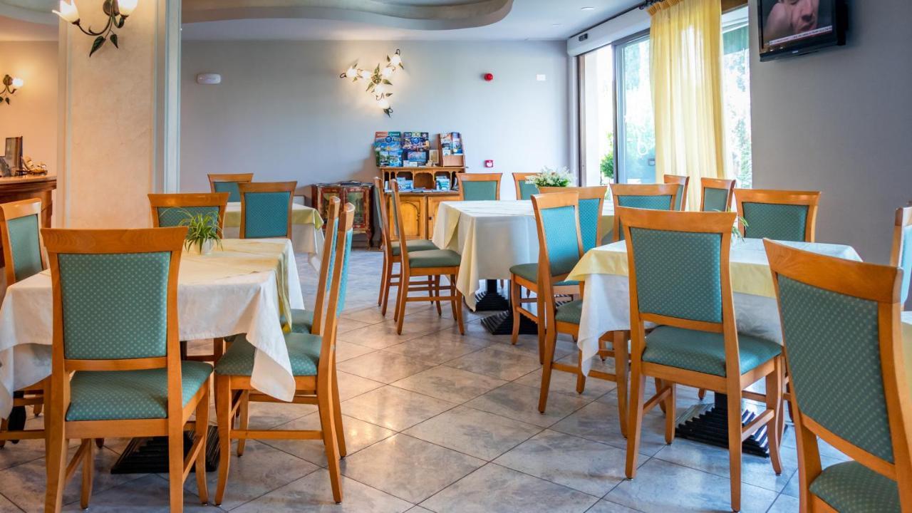 לאזיסה Hotel Smeraldo מראה חיצוני תמונה